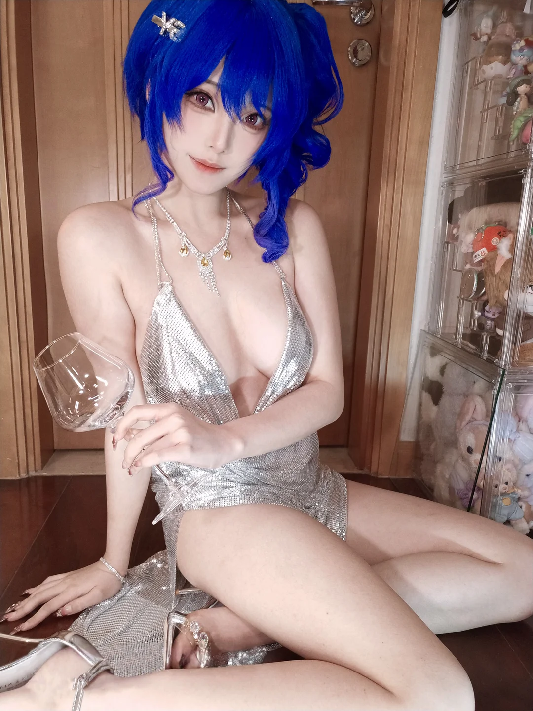 蜜汁猫裘_碧蓝航线·圣路易斯_礼服自拍_16P,1V_1_23GB tg@simisebaisi 【丝足阁】009.webp